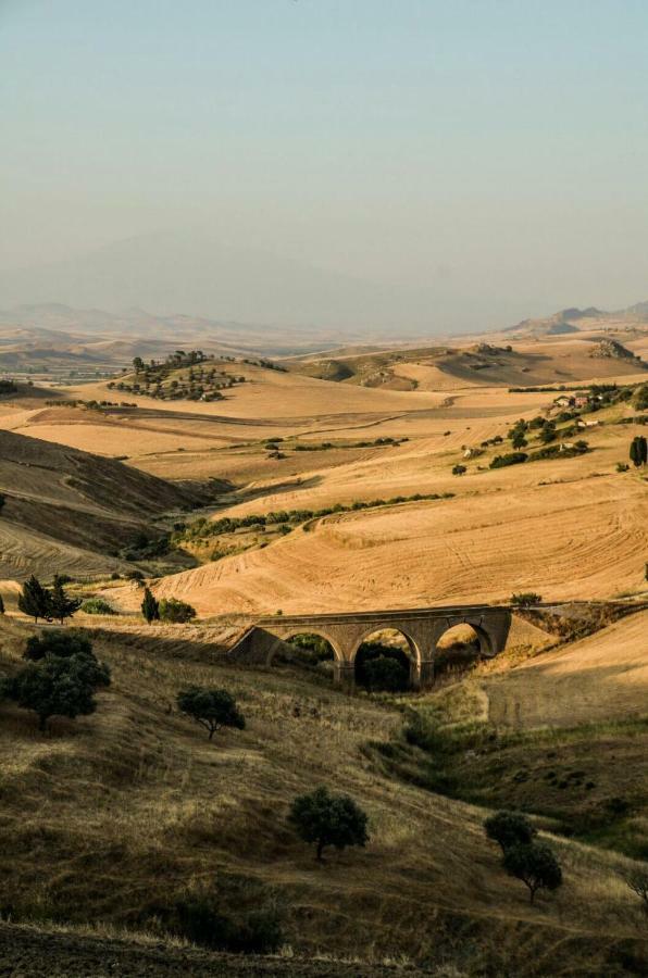 Casa Pinu Daire San Michele di Ganzaria Dış mekan fotoğraf